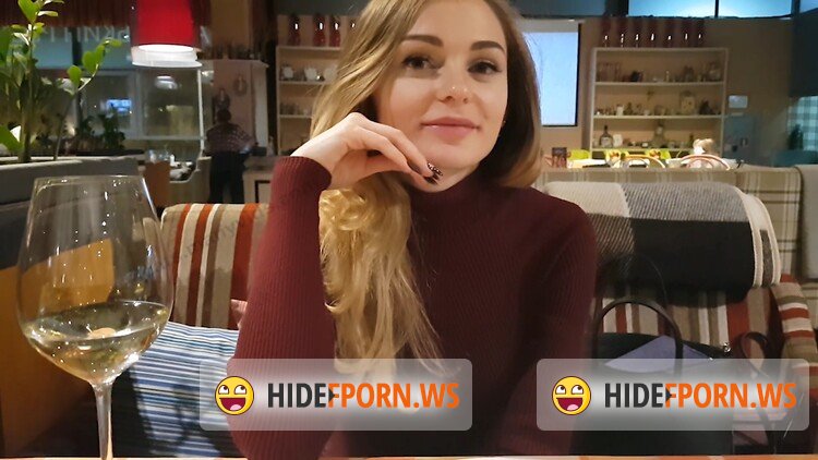 ManyVids.com - VicaTS, Milla - Going To A Restaurant [FullHD 1080p]