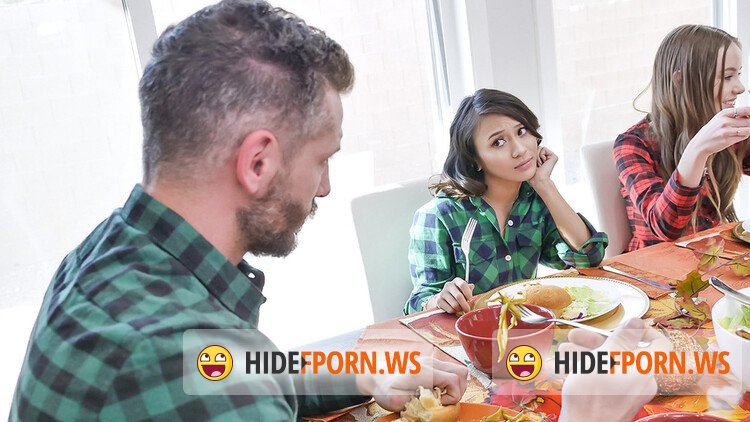 DaughterSwap.com/TeamSkeet.com - Naomi Blue, Jasmine Grey - Thanksgiving Day Pussy Parade Pt. 2 [HD 720p]