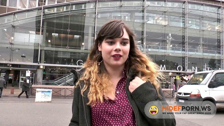 JacquieEtMichelTV.net/Indecentes-Voisines.com - Lea - Lea, 20ans, coquine toulousaine! [FullHD 1080p]
