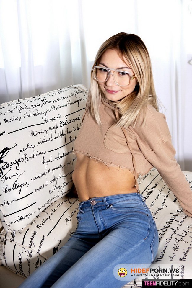 TeenFidelity.com/KellyMadisonMedia.com - Chloe Temple - Temple of Tight Jeans [FullHD 1080p]