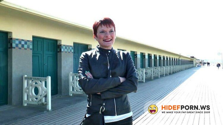 JacquieEtMichelTV.net/Indecentes-Voisines.com - Emeline - Emeline, 33ans, bourgeoise coquine de Deauville! [FullHD 1080p]