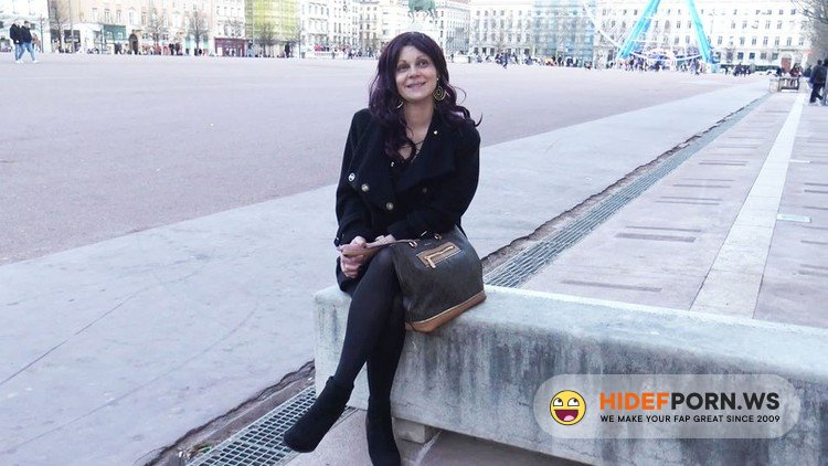 JacquieEtMichelTV.net/Indecentes-Voisines.com - Christine - Christine, 36ans, n'en revient toujours pas [HD 720p]