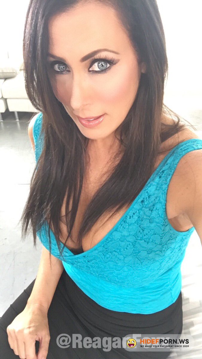 ManyVids.com - Reagan Foxx - Forgetting Mom's Bday When Mom is a Milf [HD 720p]