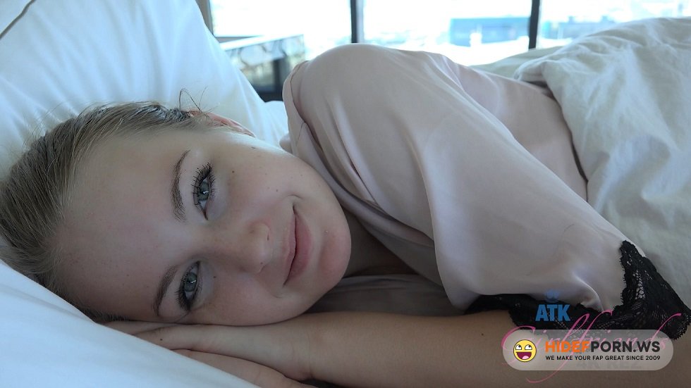 AtkGirlfriends.com - Scarlett Sage - Amateur Sex In Hootel On Vacation [FullHD 1080p]