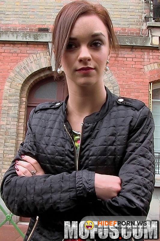 StrandedTeens.com/Mofos.com - Lea Guerlin - Horny French Amateur Car Sex [HD 720p]