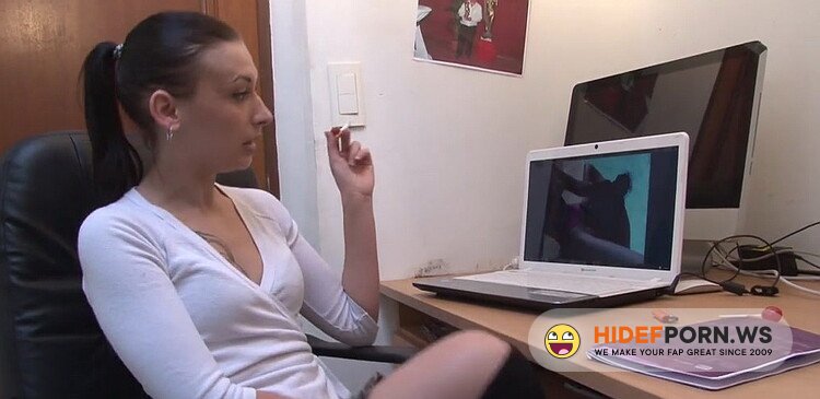 laFRANCEaPOIL.com - Amel - Amel prefere baiser comme une salope plutot que reviser ses cours! [HD 720p]