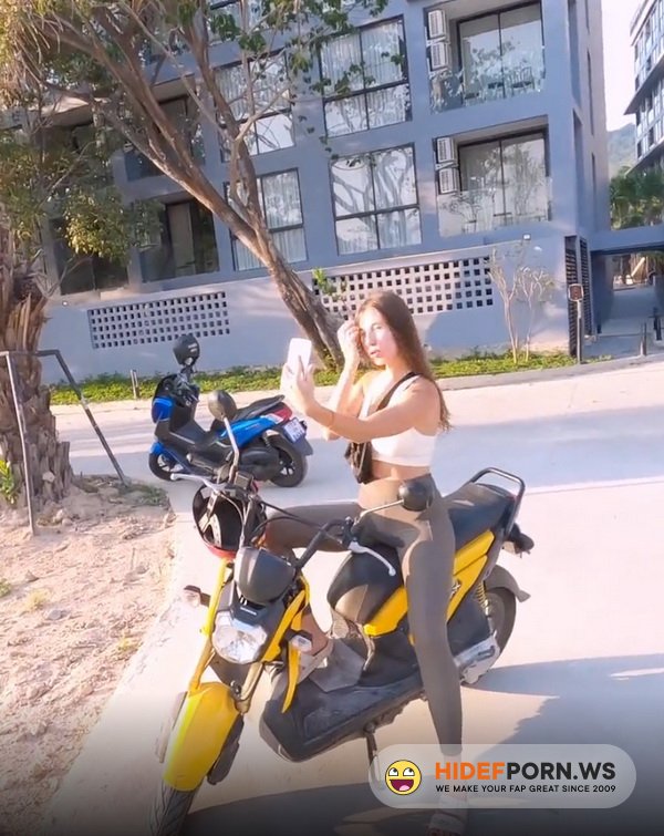 Chaturbate.com - DickForLily - Tourist Fell for my Motorbike and got Hot Sex and Cum on her Chest [FullHD 1080p]