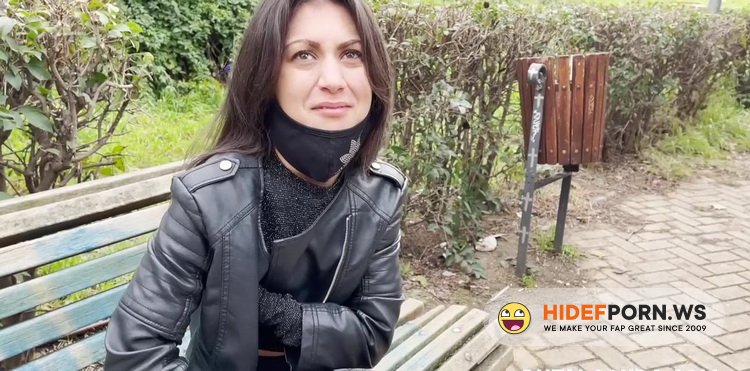 PutaLocura.com - Francesca Palma - BLOWJOB AT THE PARK (ME LA COME EN EL PARQUE) [HD 720p]