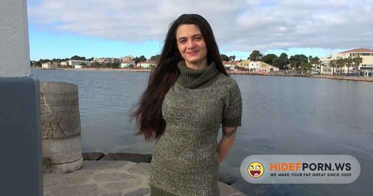 JacquieEtMichelTV.net/Indecentes-Voisines.com - Marina - Marina, 28 Years Old, Looking For Warmth [FullHD 1080p]