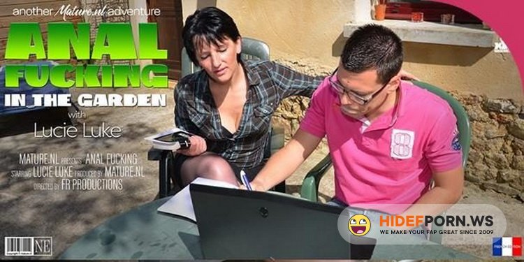 Mature.nl - Lucie Luke (EU) (39) - Housewife Lucie Luke getting her ass fucked in the garden [HD 1060p]