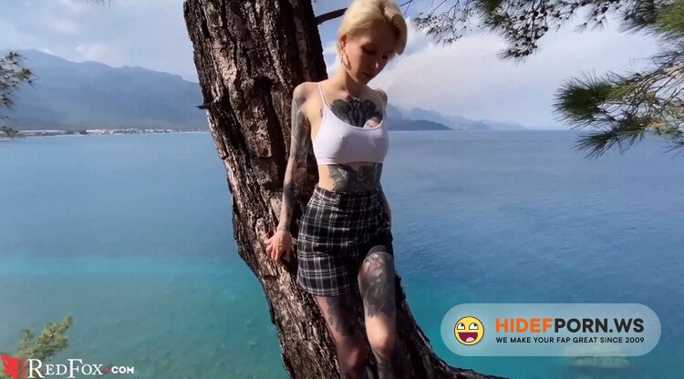 RedFox - Red Fox - Cute Girlfriend Passionately Sucks Big Dick Ex Boyfriend on the Ocean Shore [FullHD 1080p]