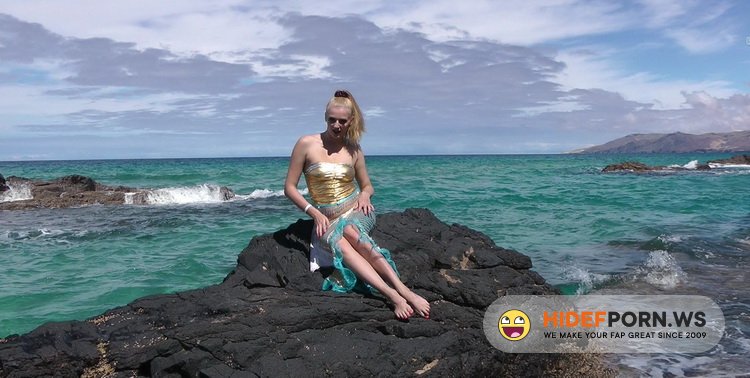 AlexExtreme - Kinky Niky - Kinky Niky as sexy siren fist her ass, prolapse at the ocean [FullHD 1080p]