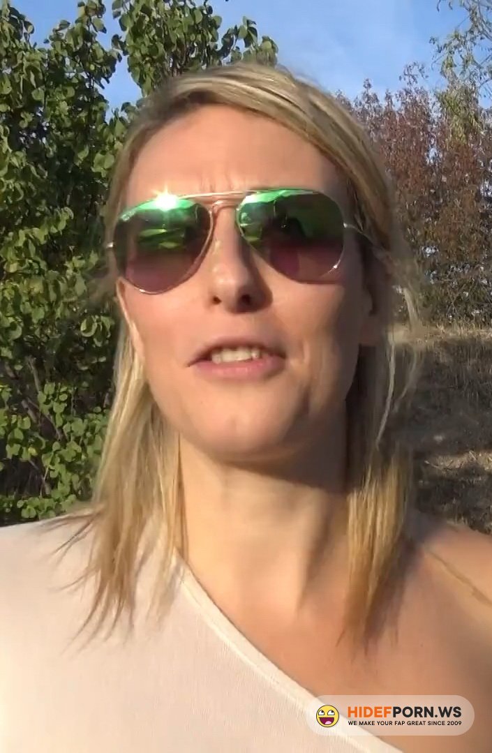 JacquieEtMichelTV.net/Indecentes-Voisines.com - Emma - Emma, 29ans, festival de doubles ! [FullHD 1080p]