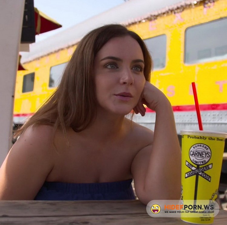 JacquieEtMichelTV.net/Indecentes-Voisines.com - Virginie - A Los Angeles avec Virginie, 29ans [FullHD 1080p]