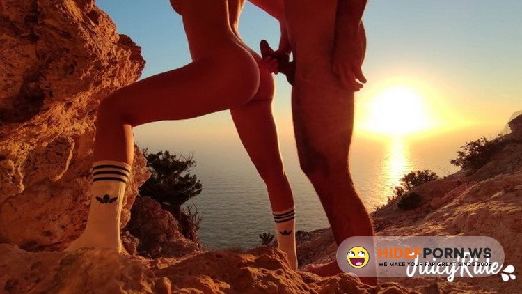 Porn.com - Juicy Ride - Fucked my perfect girlfriend by a cliff and I cum inside her she loved it [FullHD 1080p]