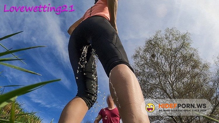 Porn.com - Lovewetting21 - this slutty jogger pees in her leggings in front of a stranger to fuck [FullHD 1080p]