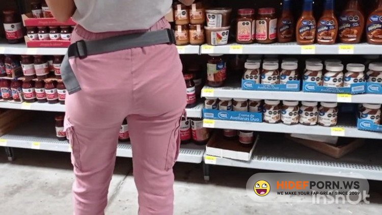 OnlyFans.com - Casero Cachondo - La conozco en la tienda la invito a follar a mi casa y se rompe el condon termina en creampie [FullHD 1080p]
