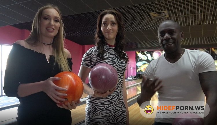 JacquieEtMichelTV.net - Gwendoline Liza - Au bowling [FullHD 1080p]