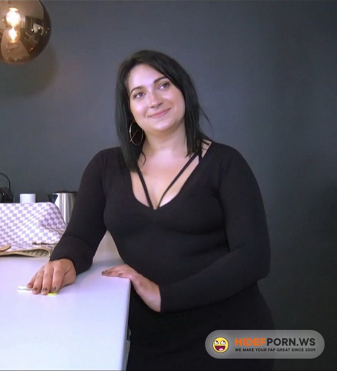 JacquieEtMichelTV.net/Indecentes-Voisines.com - Agnes - Agnes, 19ans, charcutiere a Noisy-le-sec (93) [FullHD 1080p]