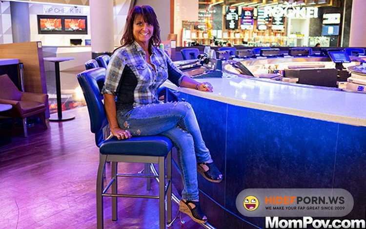 MomPov.com - Claresa - Horny MILF exploring sexuality [FullHD 1080p]