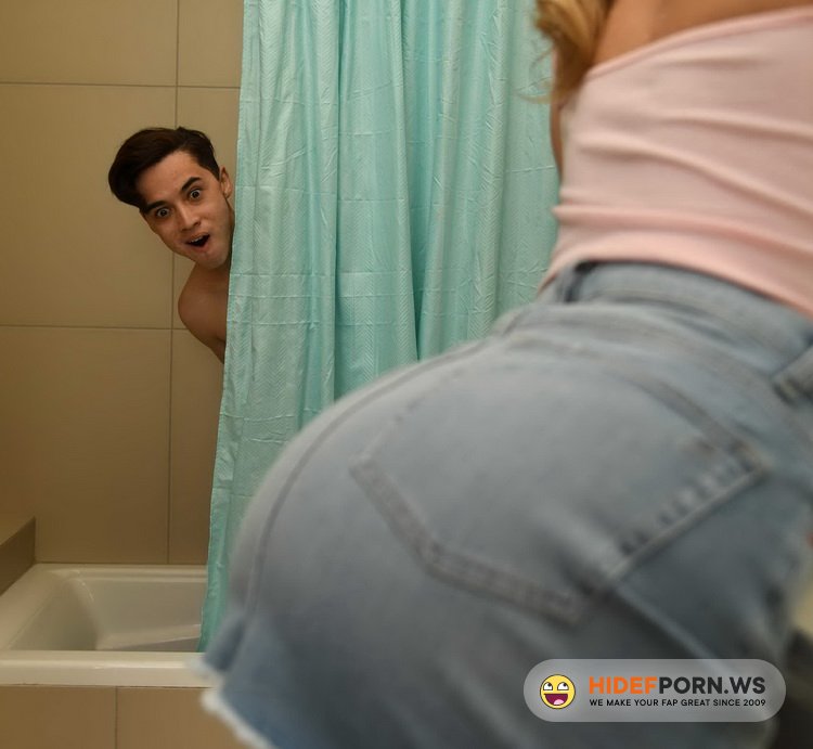 BrazzersExxtra.com/Brazzers.com - Tiffany Watson - Facial By Surprise [HD 720p]