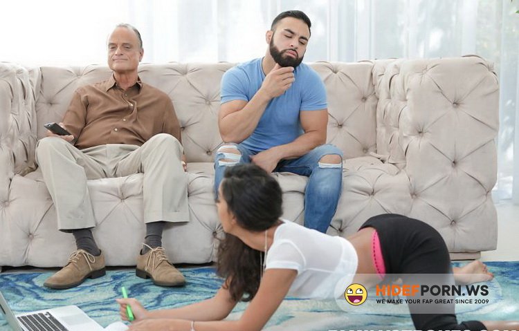 FamilyStrokes.com/TeamSkeet.com - Claire Black - Gushy Gameday Pussy [HD 720p]