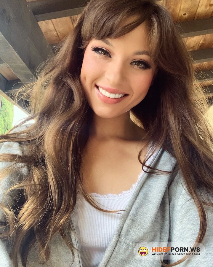 Amateurporn.сс - Anna Blossom - Blowjob In The Car [UltraHD/2K 1920p]