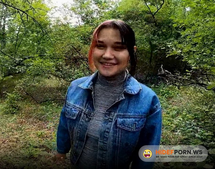 OnlyFans.com - Kate Koss - Brought the Girl out in the Rain for a Blowjob [FullHD 1080p]