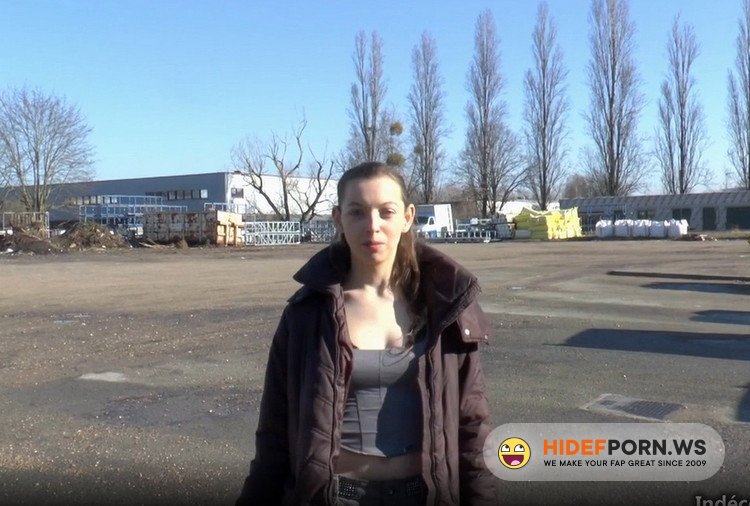 Indecentes-Voisines.com \ JacquieEtMichelTV.net - Charlotte - Nous retrouvons Charlotte, 19 ans, eleve modele en 1ere S dans un lycee de la region parisienne ! [HD 720p]