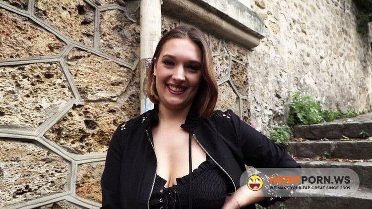 JacquieEtMichelTV.net/Indecentes-Voisines.com - Pauline - C’est l’eclate totale pour Pauline, 21ans ! [FullHD 1080p]