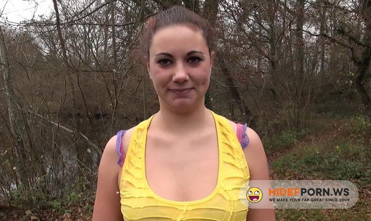 JacquieEtMichelTV - Stephanie Sunlight - La Rochelle, Stephanie tourne devant sa mere [FullHD 1080p]