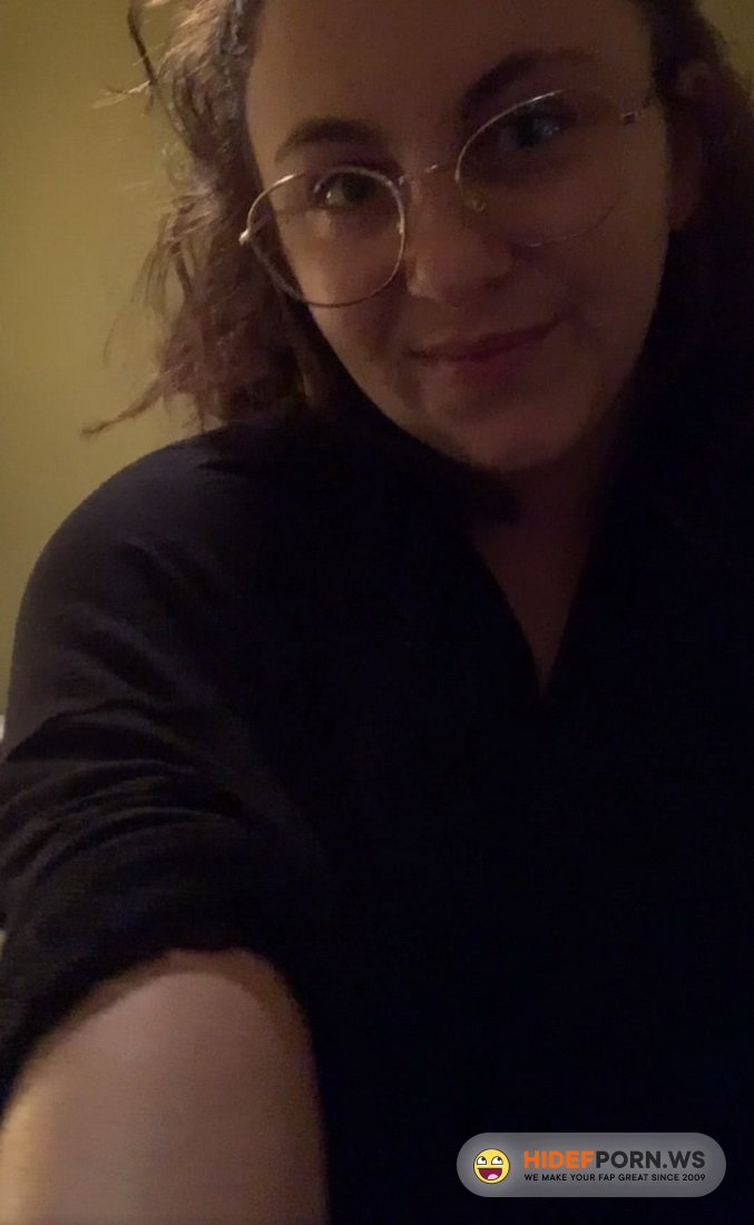 Onlyfans.com - Milly Marks - Playing with some lotion hehe [UltraHD 4K 3840p]
