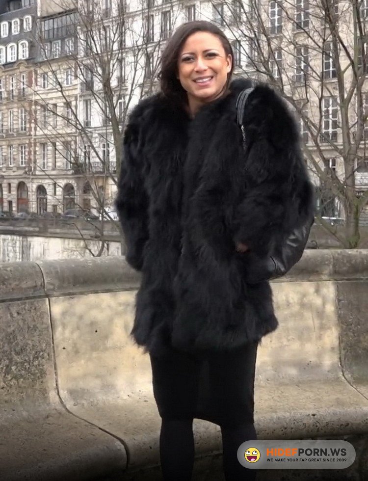 JacquieEtMichelTV.net/Indecentes-Voisines.com - Cassie - Cassie Veut Deux Mecs [FullHD 1080p]