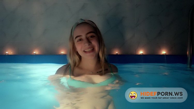 Molly Kelt - Sex date with a beauty in the pool [UltraHD 4K 2160p]