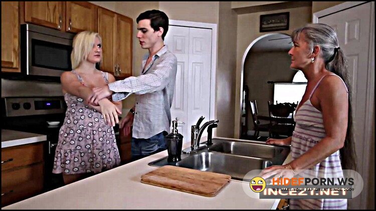 XXX Multimedia/Clips4Sale.com - Leilani Lei, Fifi Foxx - Frozen Family [HD 720p]