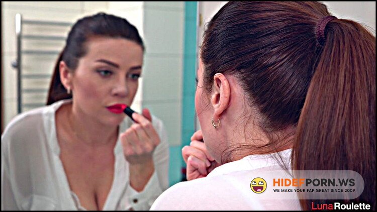 Luna Roulette - Wife Broke Pantyhose And Had Sex In The Bathroom ? [UltraHD 4K 2160p]
