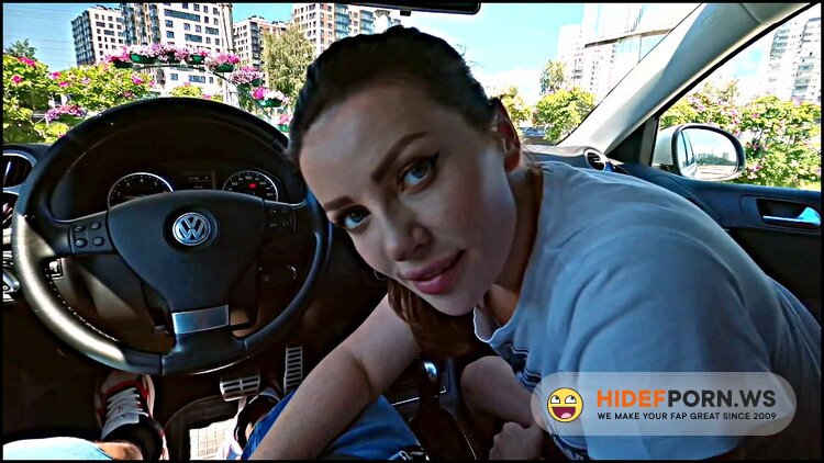 Luna Roulette - She Loves To Suck Dick In The Car And Swallow Cum [UltraHD 4K 2160p]