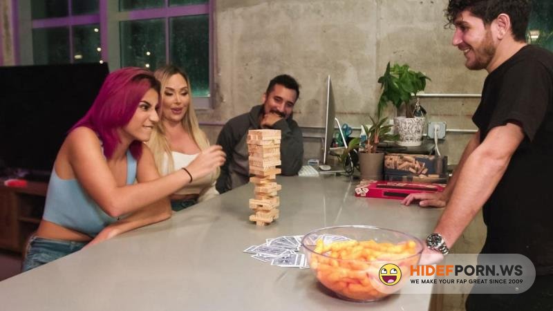 RKPrime/RealityKings - Roxie Sinner, Callie Brooks - New Relation-Tits Energy [FullHD 1080p]