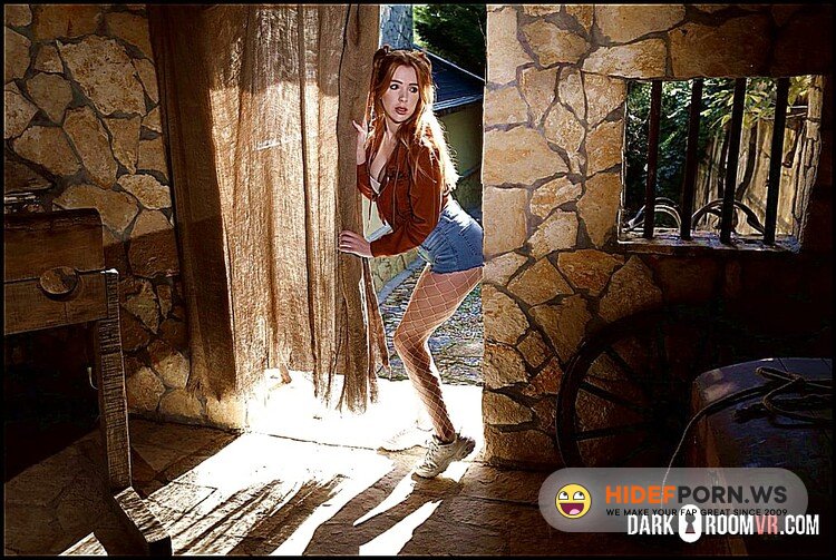 DarkRoomVR - Scarlett Jones - Alone In The Woods [UltraHD 2K 1920p]