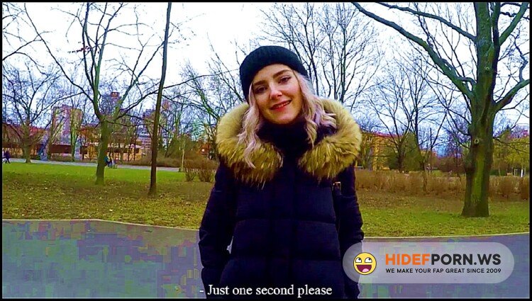 Eva Elfie - Cute Teen Swallows Cum for Cash - Public Blowjob in the Park [FullHD 1080p]
