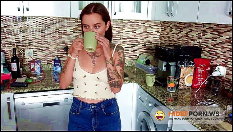 Ghomestory - Juicy Ass Fit brunette Throat Blowjob and Fuck on the Kitchen Table [FullHD 1080p]