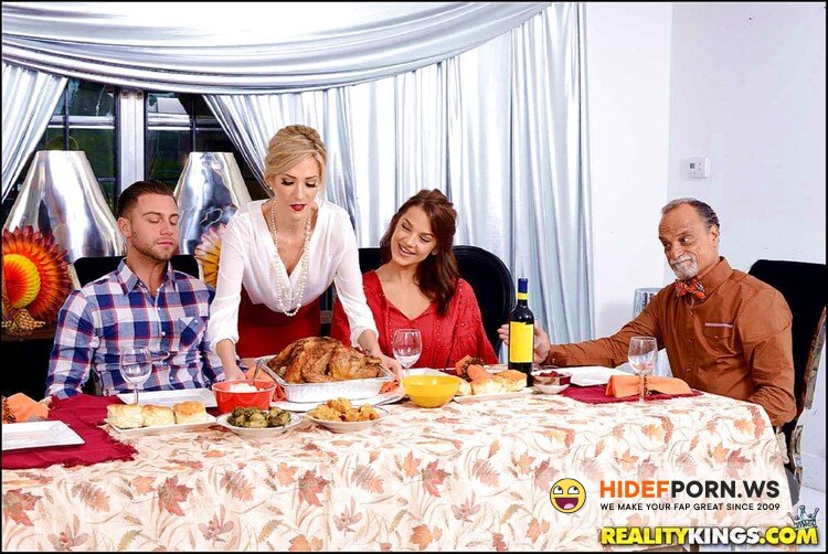 MomsBangTeens.com/RealityKings.com - Evelin Stone, Blake Morgan - Happy Fucksgiving [FullHD 1080p]