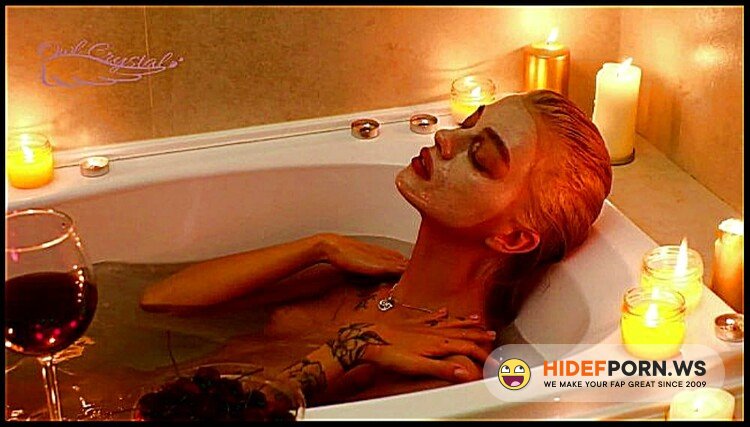 Owl Crystal - Cozy homemade blowjob in the bathroom [FullHD 1080p]