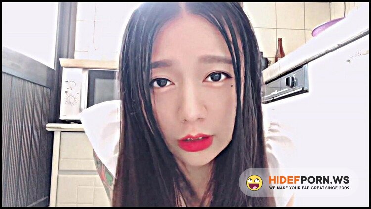 Onlyfans.com - DaisybabyTW - Horny housewife seduces plumber [FullHD 1080p]