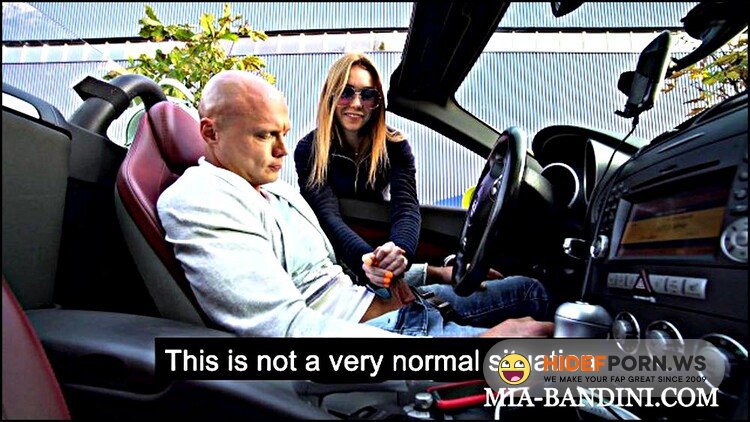 Modelhub - Mia Bandini - Beautiful passer babe strokes my dick and sucks in public outdoors [FullHD 1080p]