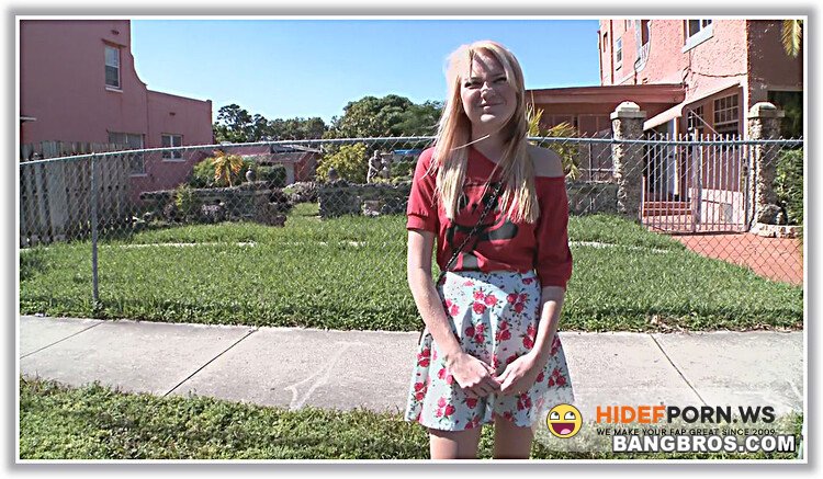 BangBus/BangBros - Chloe Foster - We Love Chloe [HD 720p]