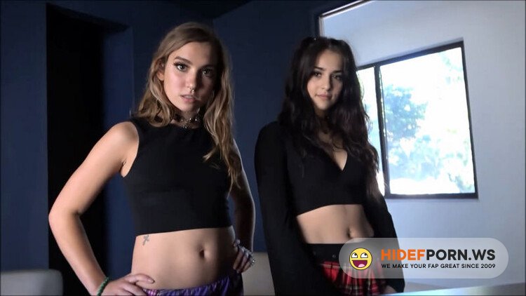 FamilyTherapyXXX.com - Bailey Base, Sofie Reyez - Goth Girl Slumber Party [FullHD 1080p]