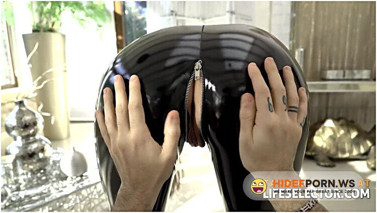OnlyFans Family with latex fetish reveal their sexiest desires [HD 720p]