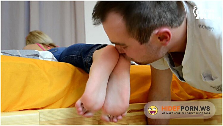 Czech Soles - Mistress - One Day In The Life Of a Foot Slave [FullHD 1080p]
