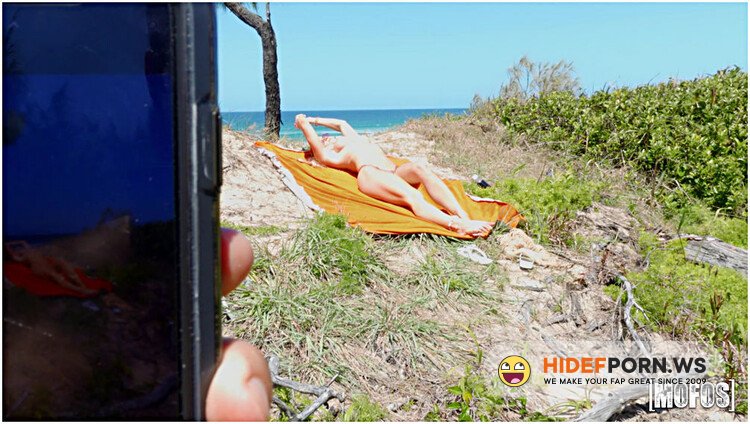 PervsOnPatrol/Mofos - Scarlet Chase - Chasing Scarlet's Beach Bum [FullHD 1080p]
